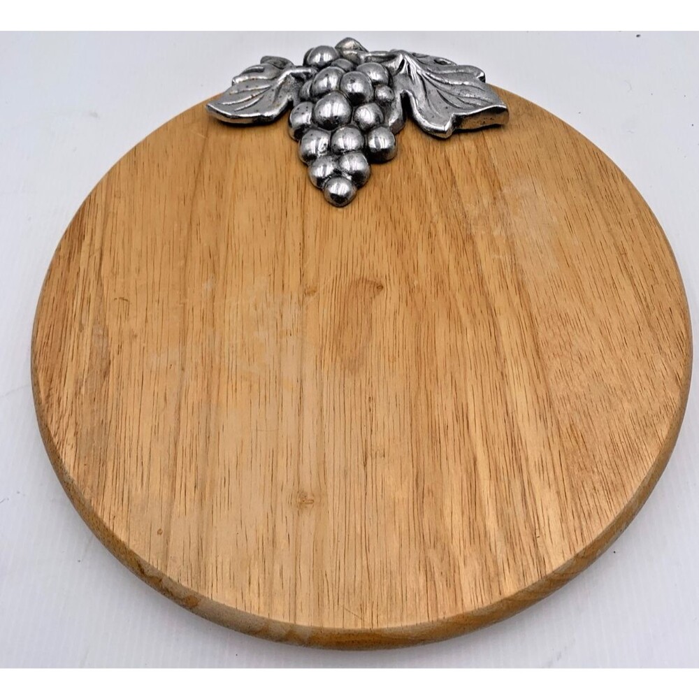 Winsome Wood Beechwood Charcuterie Board Metal Grapevine Cheese Board 12" Round